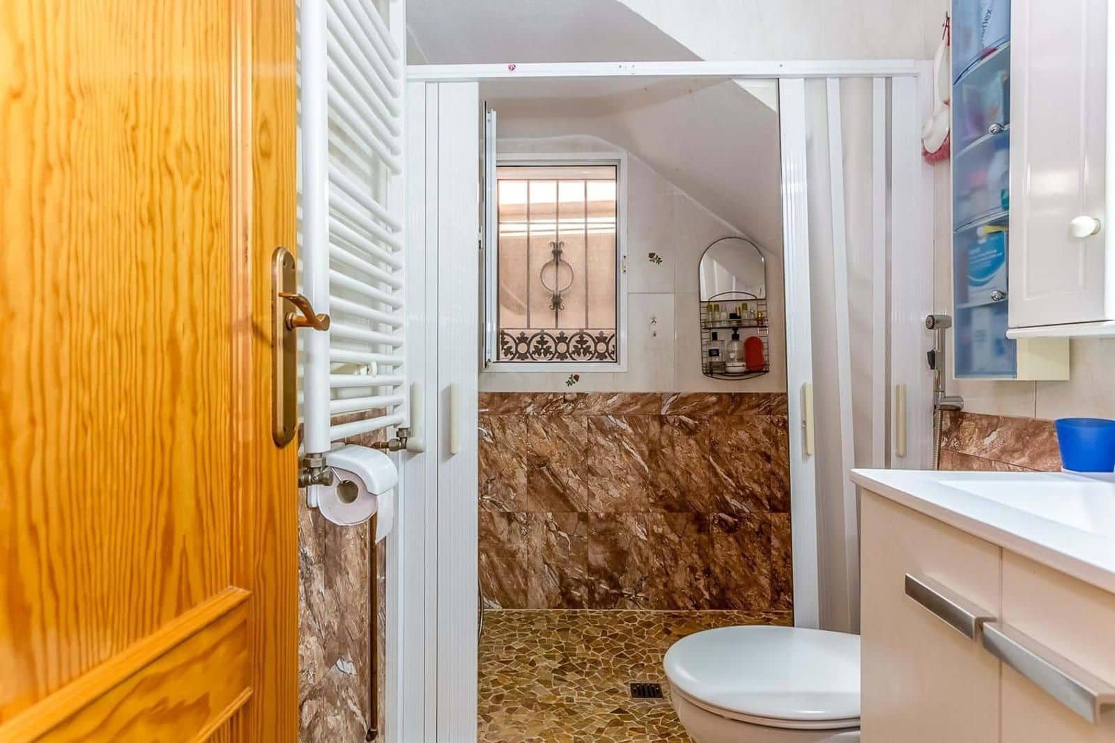 3 Zimmer Villa zu verkaufen in La Zenia mit Pool Garage - 299.000 € (Ref: 9295871)