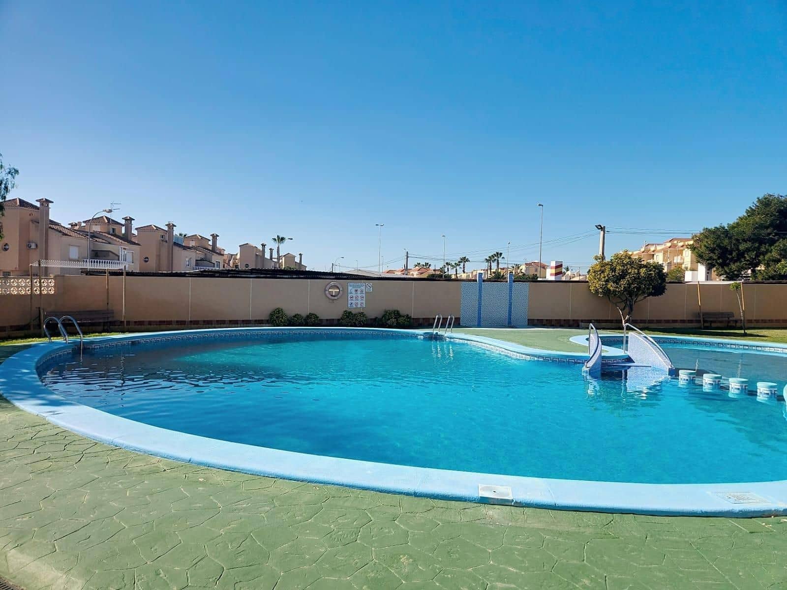 3 Zimmer Villa zu verkaufen in La Zenia mit Pool Garage - 299.000 € (Ref: 9295871)
