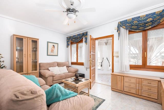 Chalet de 4 habitaciones en Ciudad Quesada, Rojales en venta con piscina garaje - 465.000 € (Ref: 9295874)