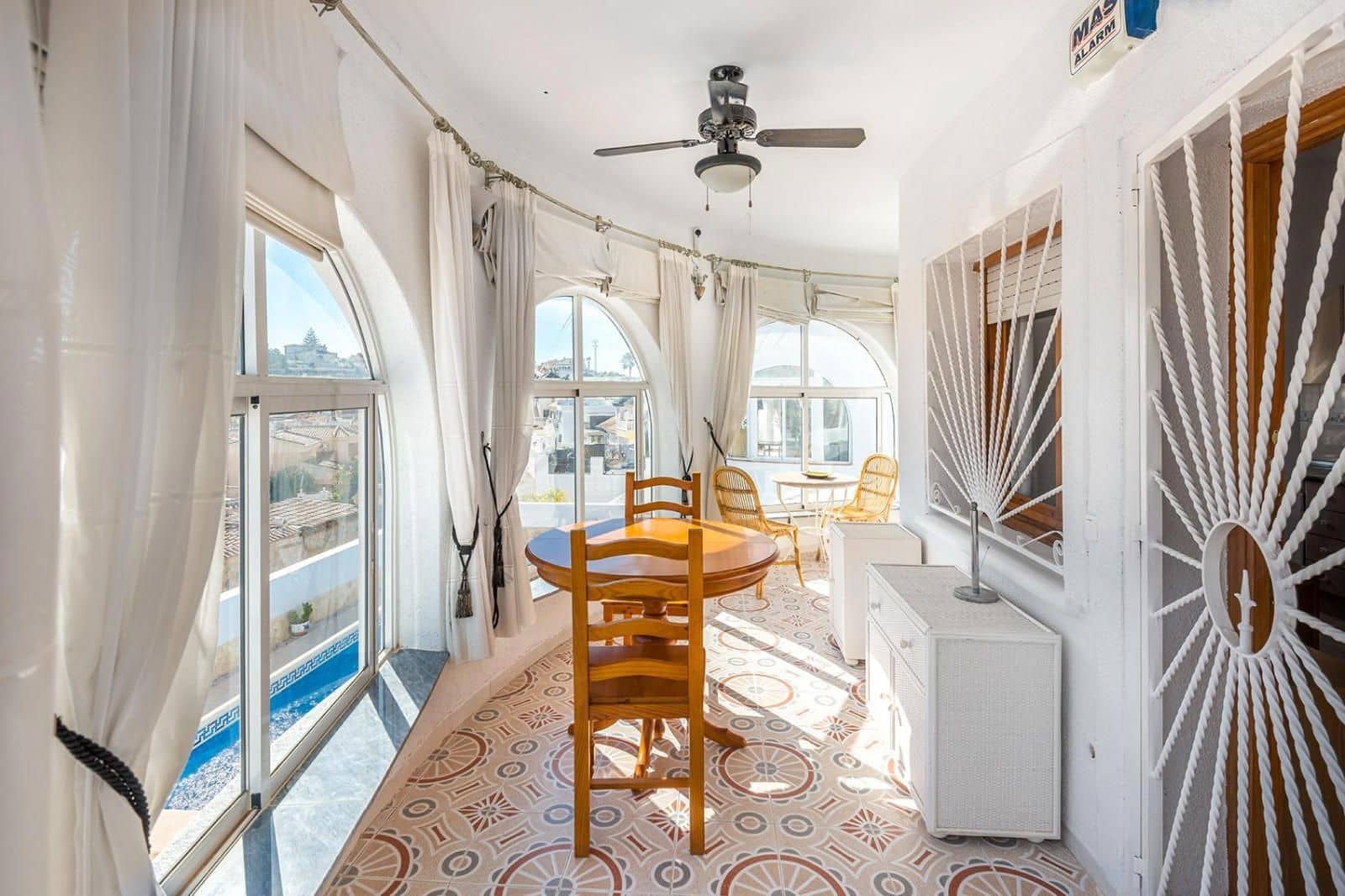 Chalet de 4 habitaciones en Ciudad Quesada en venta con piscina garaje - 465.000 € (Ref: 9295874)