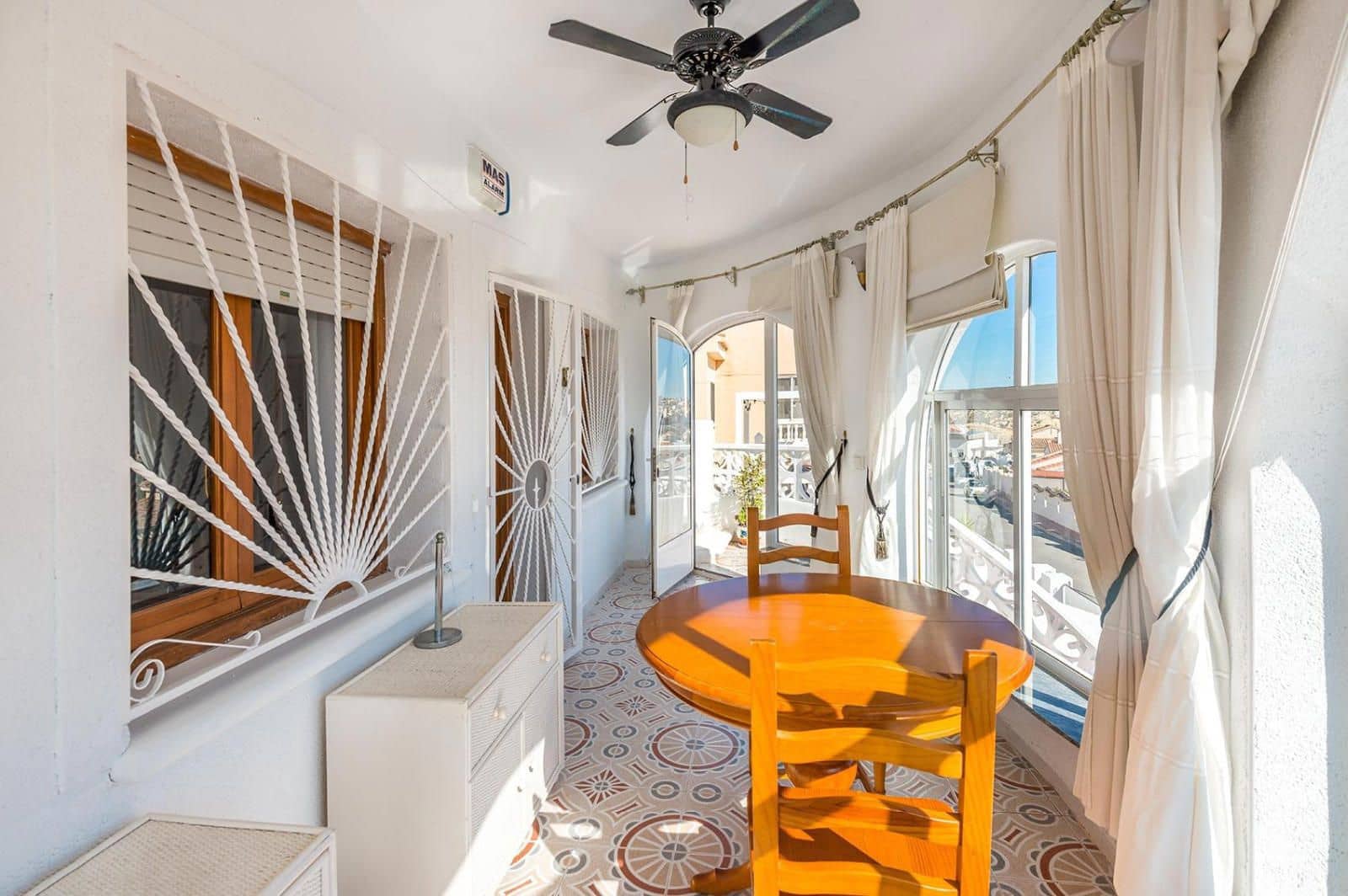 Chalet de 4 habitaciones en Ciudad Quesada en venta con piscina garaje - 465.000 € (Ref: 9295874)