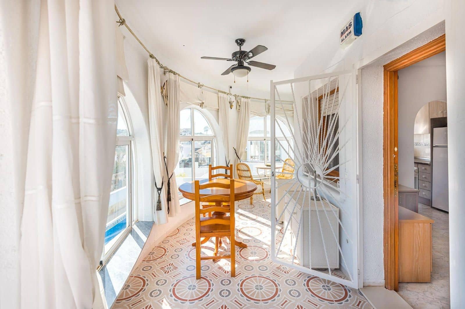 Chalet de 4 habitaciones en Ciudad Quesada en venta con piscina garaje - 465.000 € (Ref: 9295874)