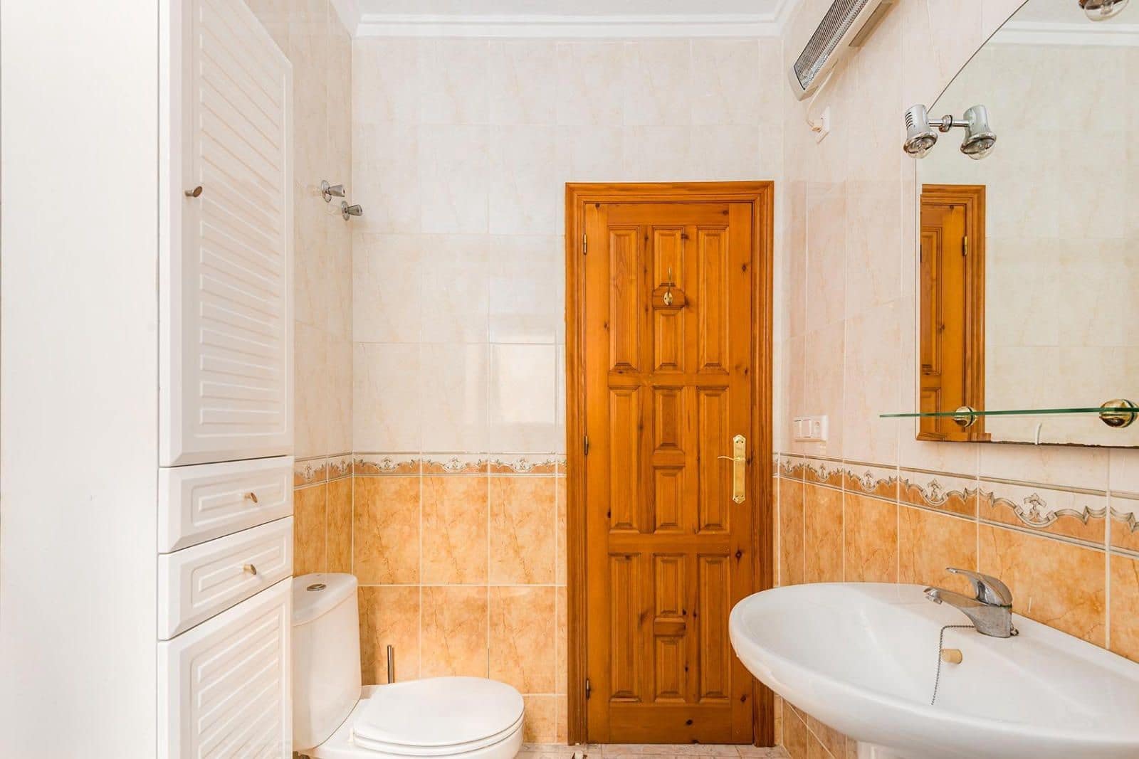 Chalet de 4 habitaciones en Ciudad Quesada en venta con piscina garaje - 465.000 € (Ref: 9295874)