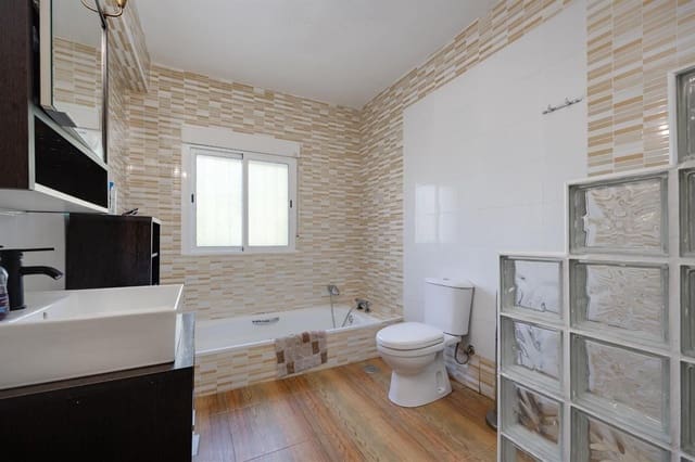 3 bedroom Villa for sale in Los Balcones with garage - € 378,000 (Ref: 9301425)