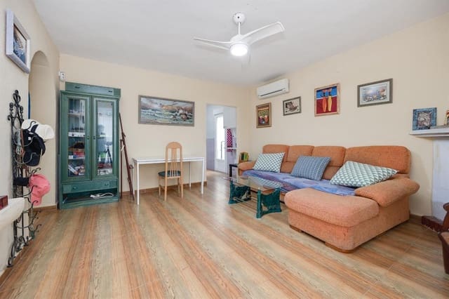 3 bedroom Villa for sale in Los Balcones with garage - € 378,000 (Ref: 9301425)