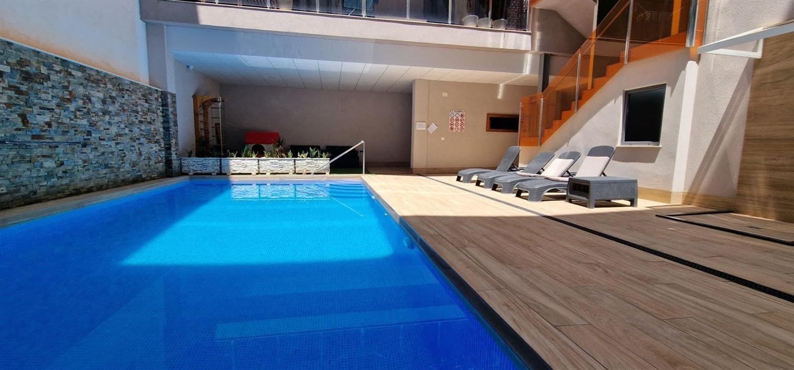 Piso de 2 habitaciones en Torrevieja en venta con piscina garaje - 269.990 € (Ref: 9306731)