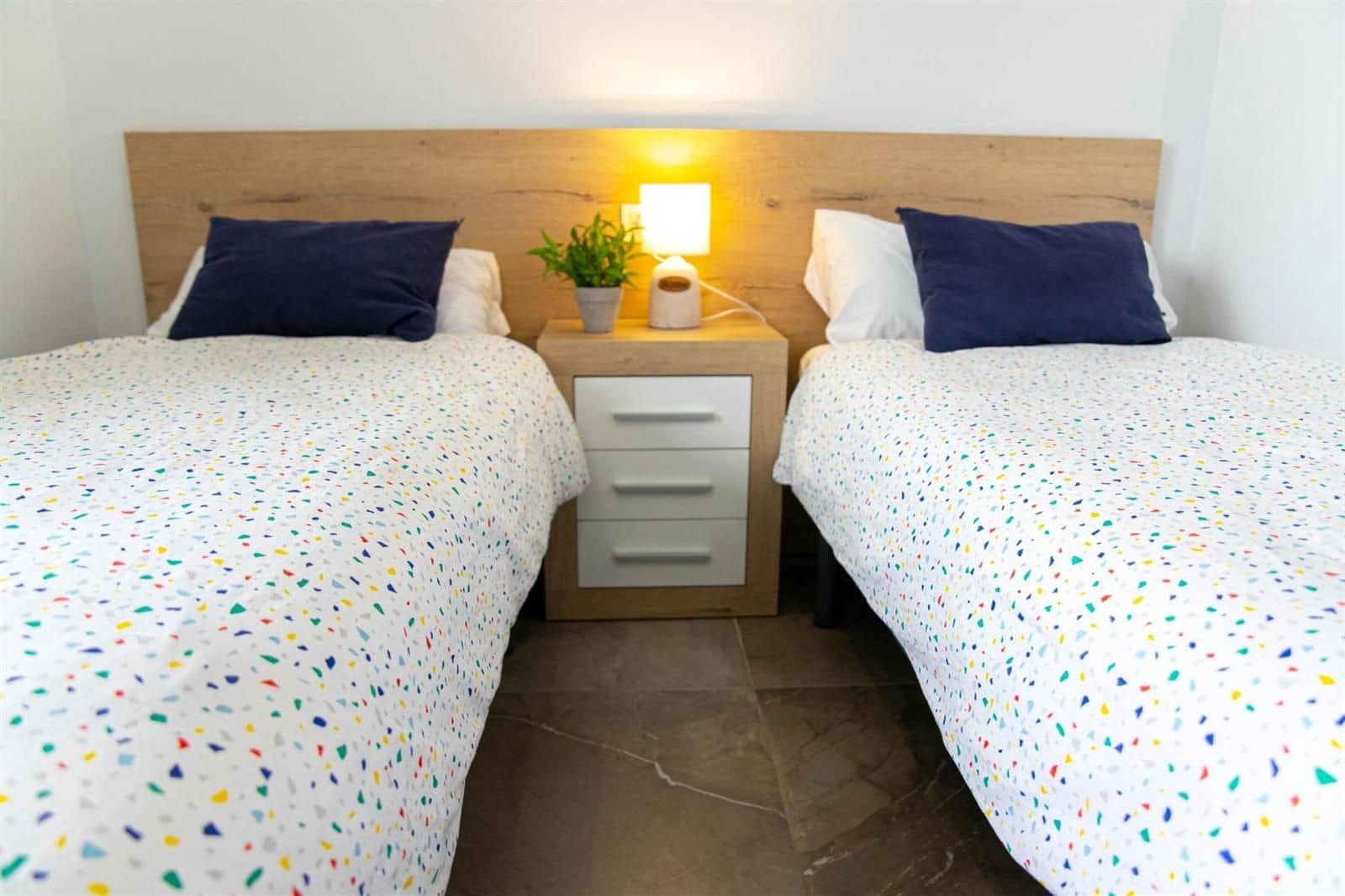 Piso de 2 habitaciones en Torrevieja en venta con piscina garaje - 269.990 € (Ref: 9306731)