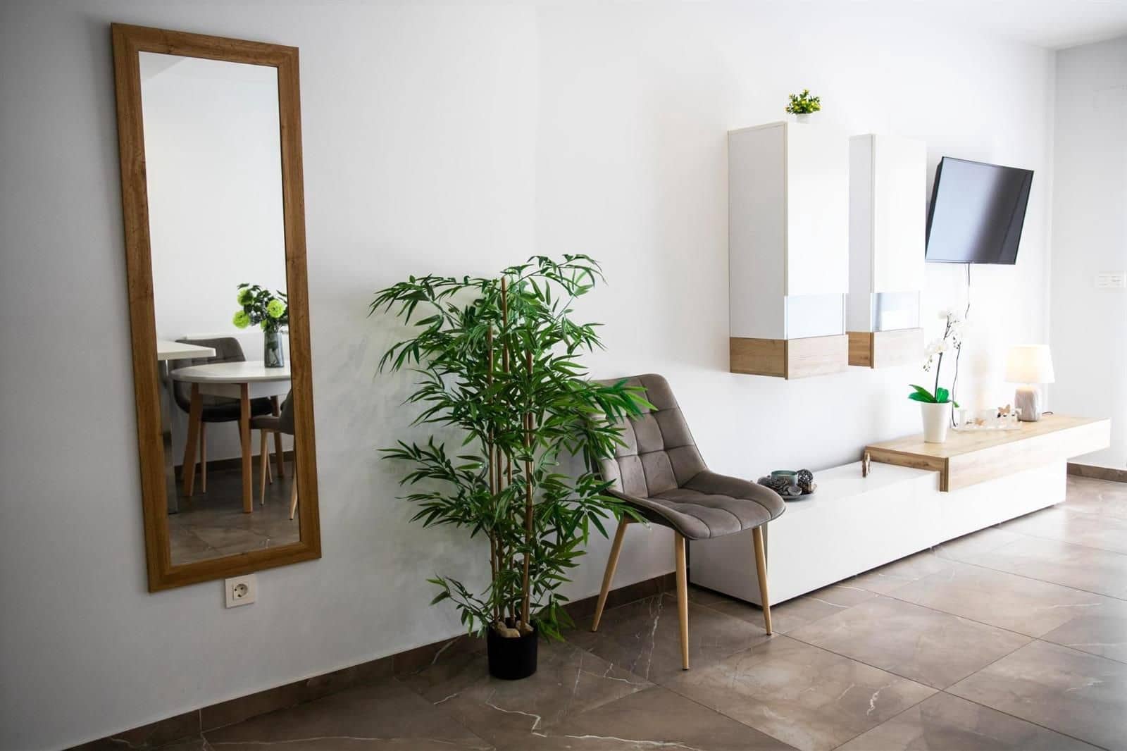 Piso de 2 habitaciones en Torrevieja en venta con piscina garaje - 269.990 € (Ref: 9306731)