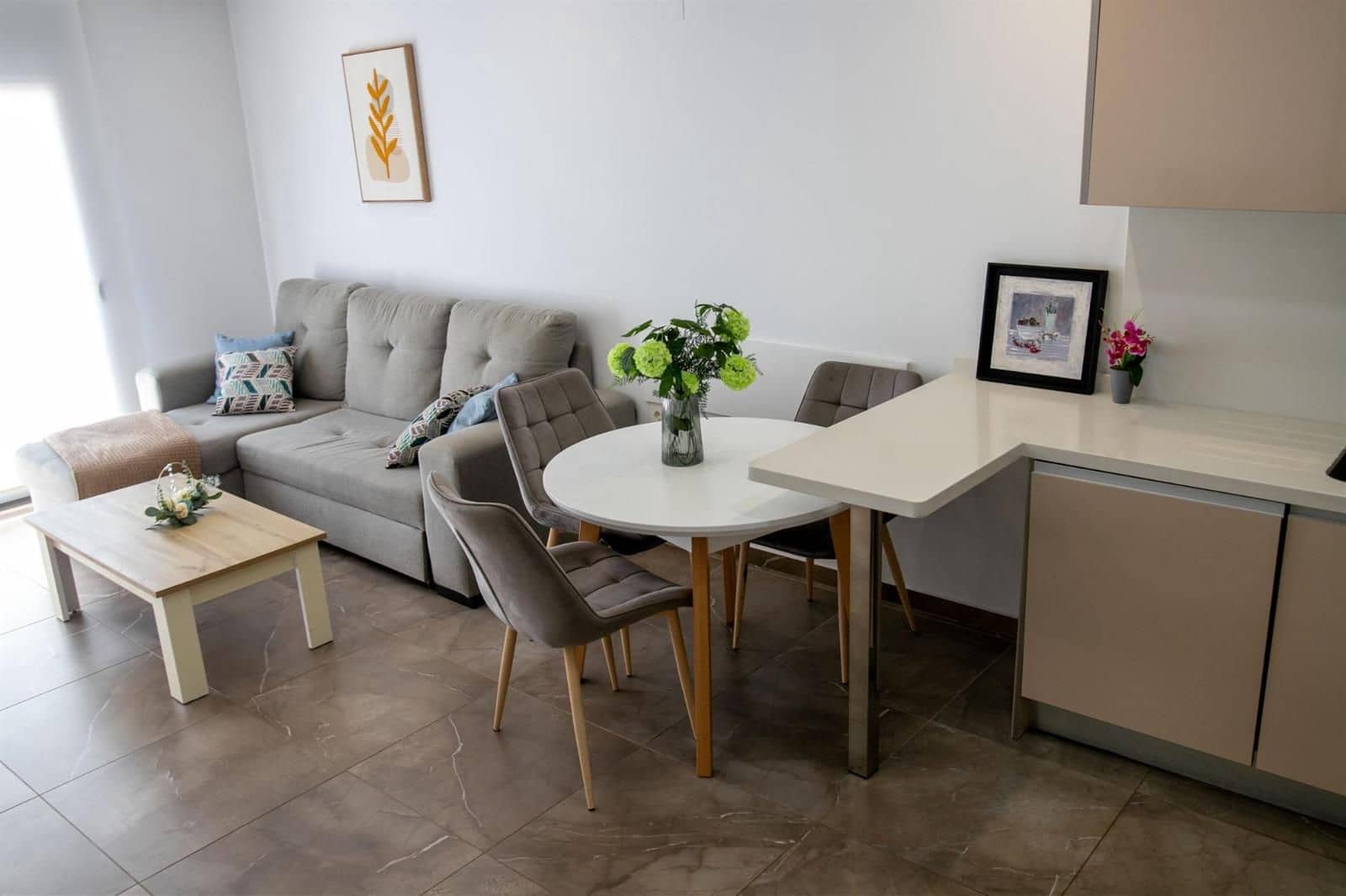 Piso de 2 habitaciones en Torrevieja en venta con piscina garaje - 269.990 € (Ref: 9306731)