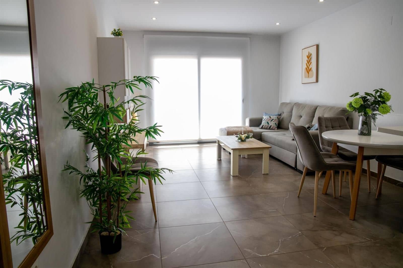 Piso de 2 habitaciones en Torrevieja en venta con piscina garaje - 269.990 € (Ref: 9306731)