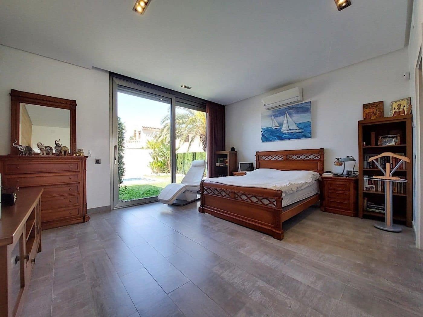 3 soveværelse Villa til salg i Torrevieja med swimmingpool garage - € 679.000 (Ref: 9306926)