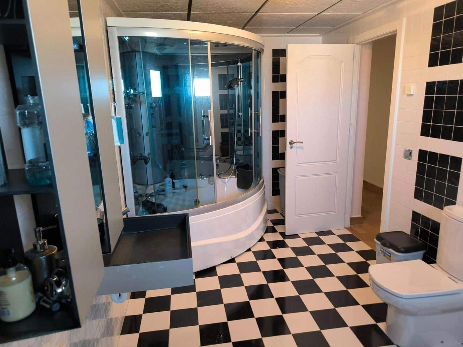 4 chambre Villa/Maison à vendre à Torrevieja avec piscine garage - 550 000 € (Ref: 9306929)