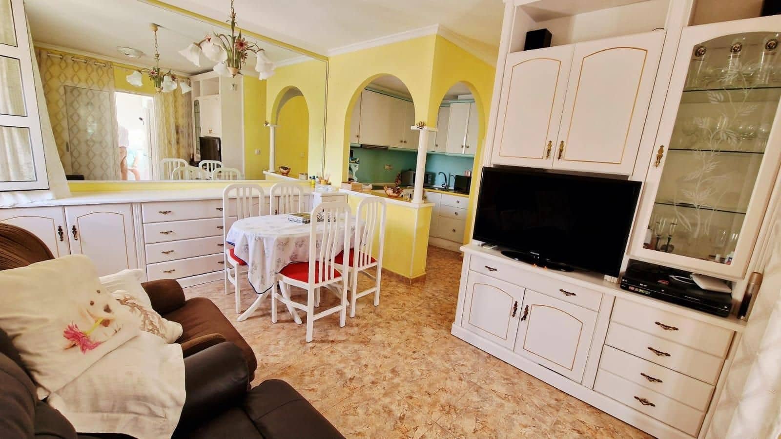 2 soveværelse Villa til salg i Torrevieja med swimmingpool garage - € 153.990 (Ref: 9307219)