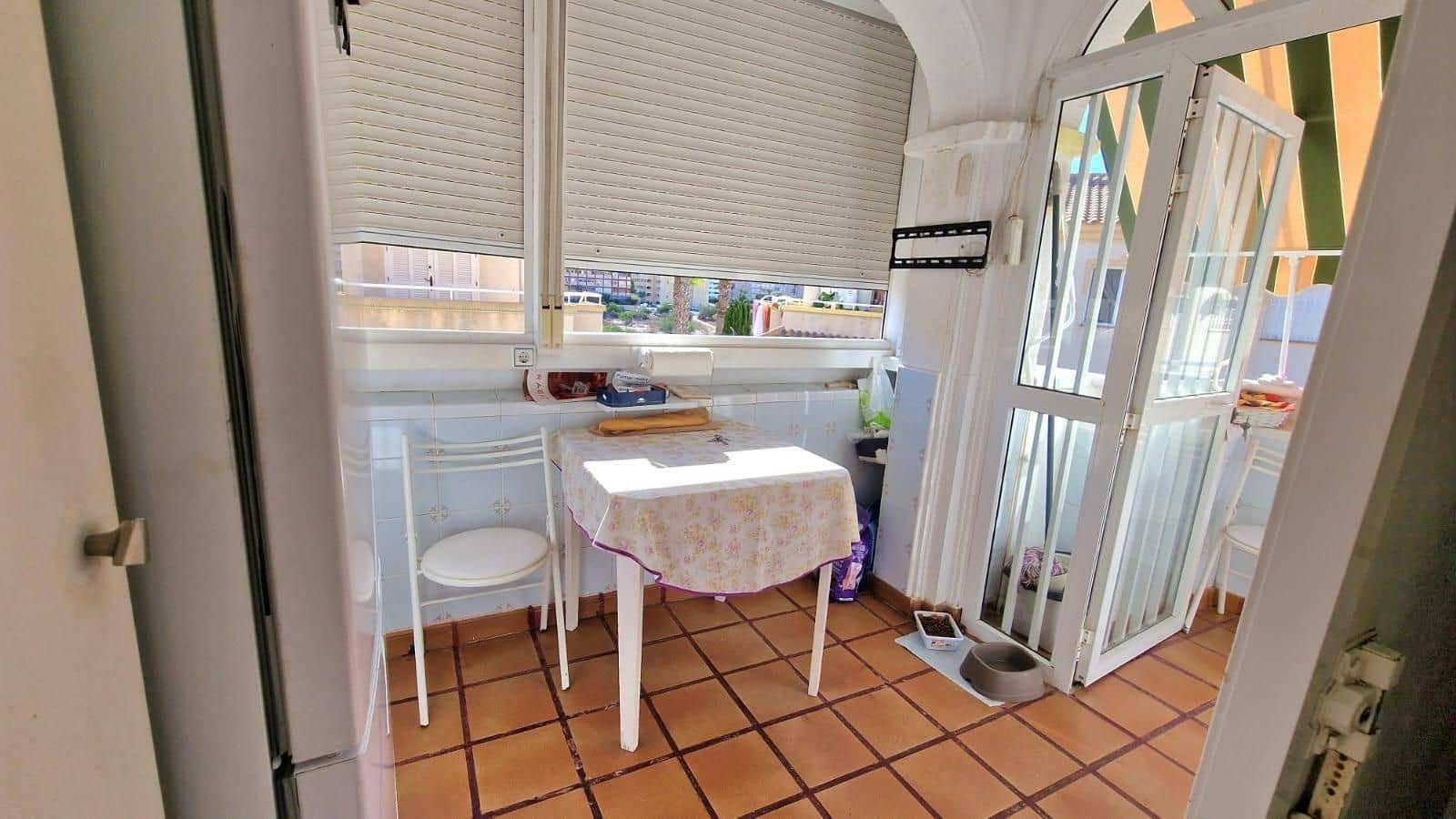 2 soveværelse Villa til salg i Torrevieja med swimmingpool garage - € 153.990 (Ref: 9307219)