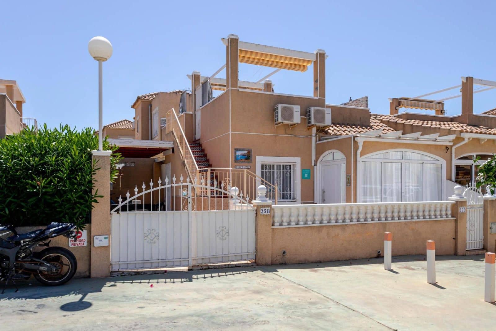 2 Zimmer Villa zu verkaufen in Orihuela Costa mit Pool Garage - 200.000 € (Ref: 9307220)