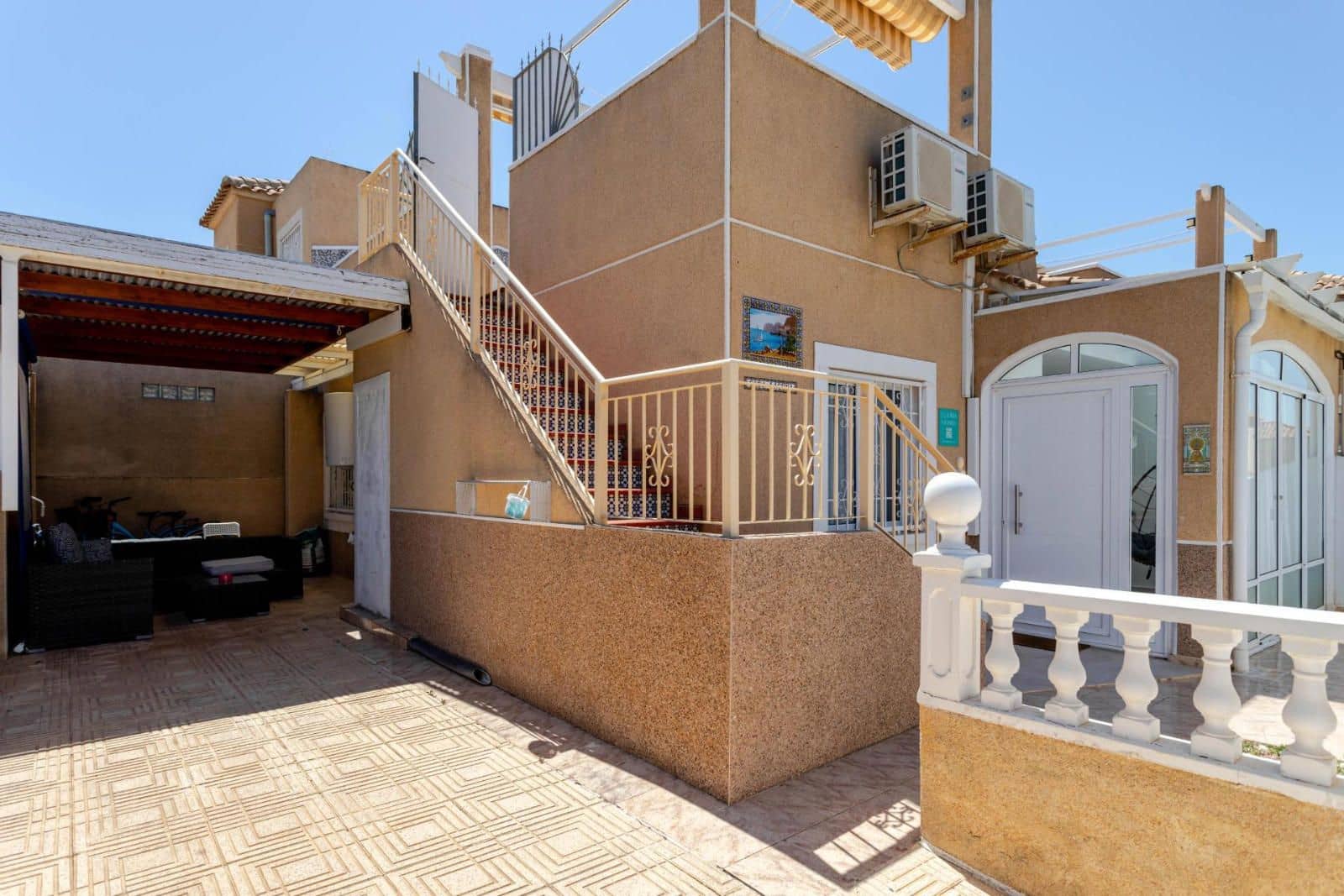 2 Zimmer Villa zu verkaufen in Orihuela Costa mit Pool Garage - 200.000 € (Ref: 9307220)