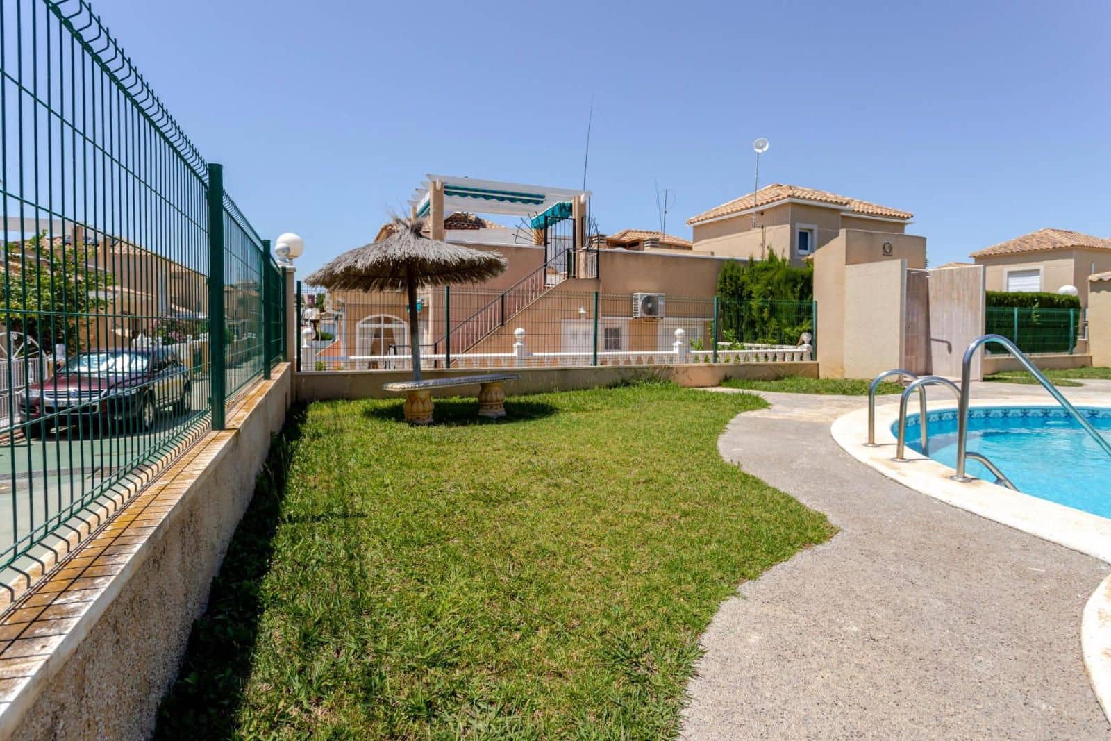 2 Zimmer Villa zu verkaufen in Orihuela Costa mit Pool Garage - 200.000 € (Ref: 9307220)