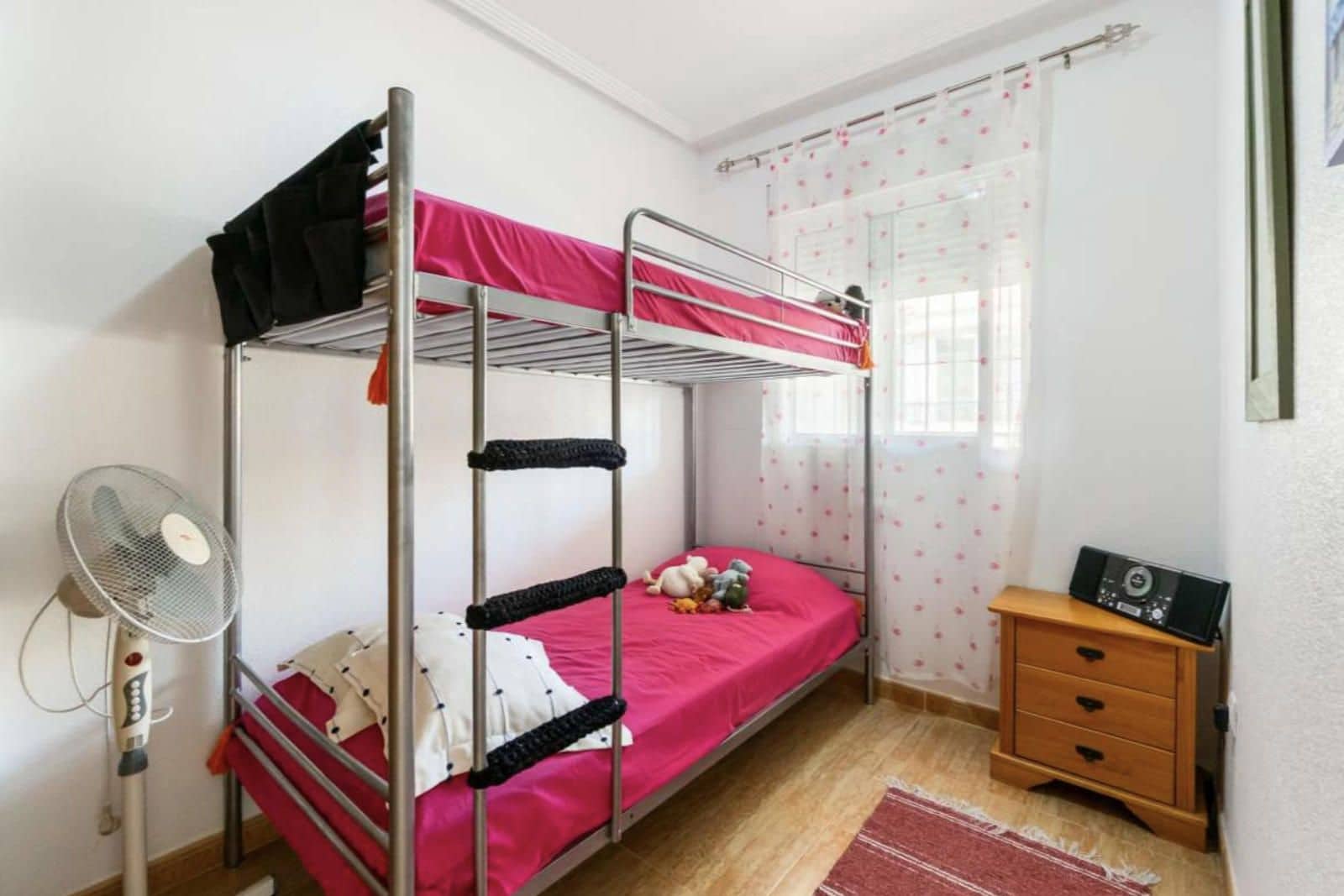 2 slaapkamer Flat te koop in Playa Flamenca met zwembad - € 146.000 (Ref: 9401837)