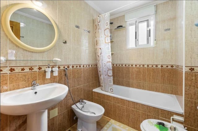 2 slaapkamer Flat te koop in Playa Flamenca, Orihuela met zwembad - € 146.000 (Ref: 9401837)