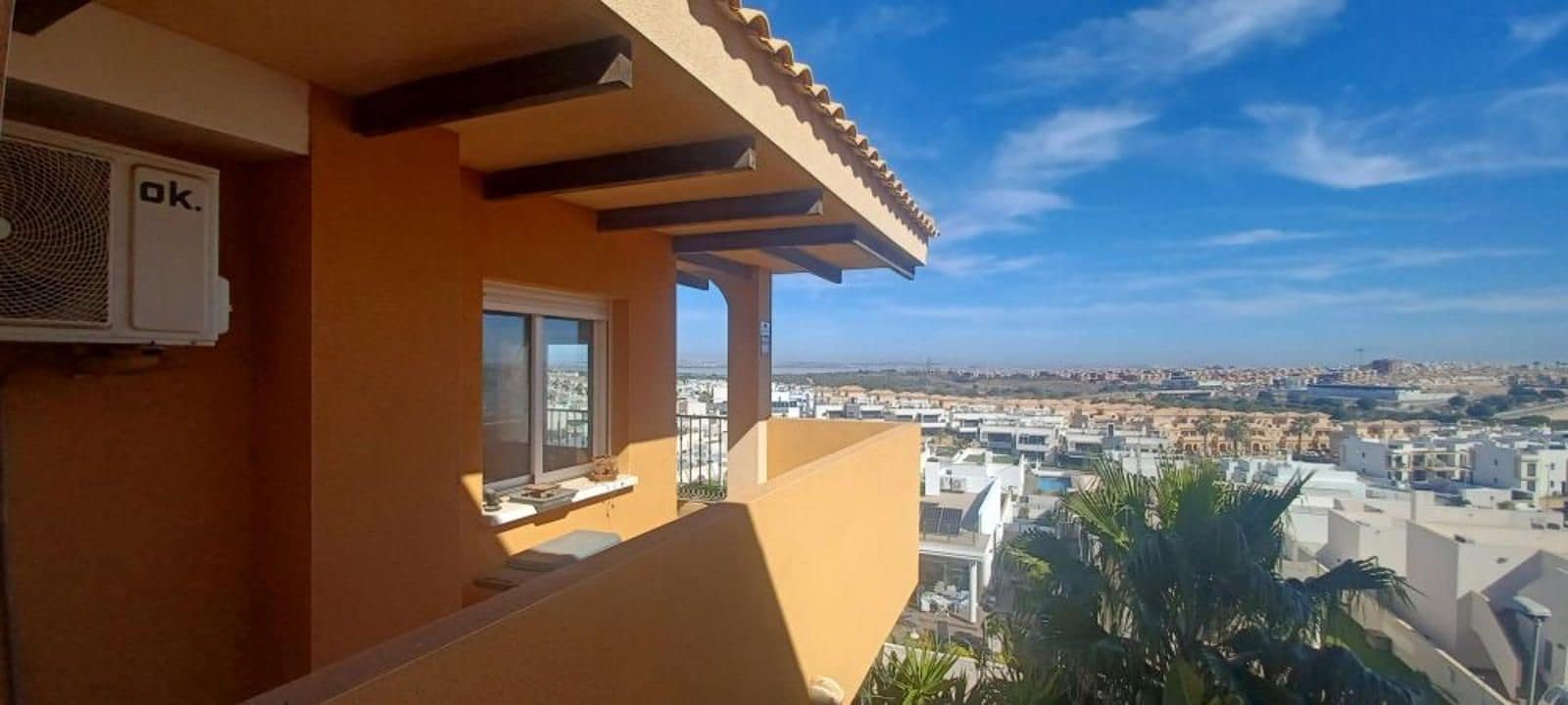 2 soveværelse Penthouse til salg i Orihuela Costa med swimmingpool - € 139.995 (Ref: 9401838)
