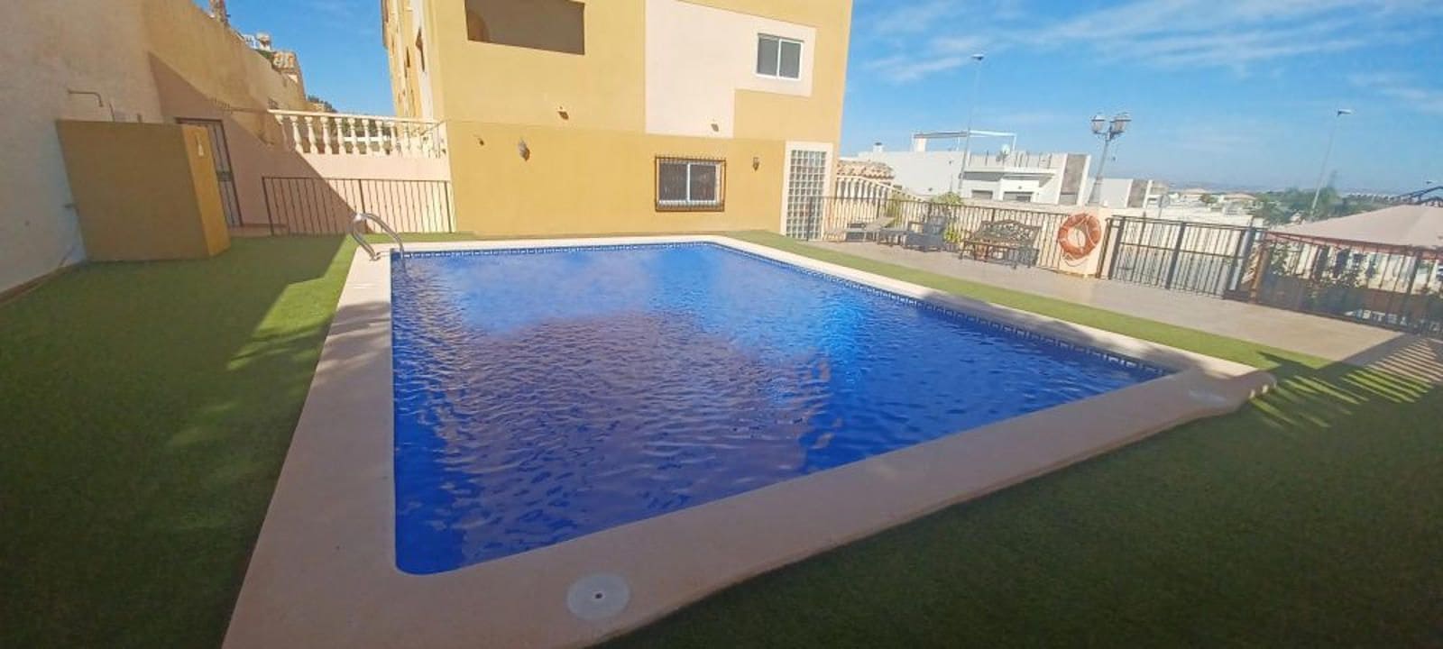 2 soveværelse Penthouse til salg i Orihuela Costa med swimmingpool - € 139.995 (Ref: 9401838)