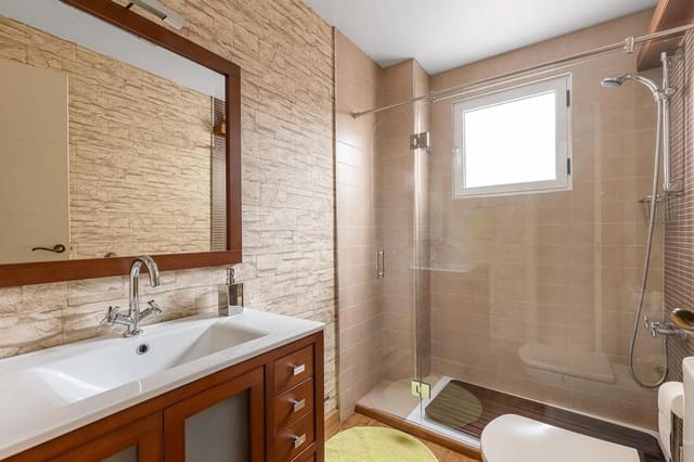 1 soveværelse Lejlighed til salg i Playa de los Locos, Torrevieja med swimmingpool - € 117.000 (Ref: 9401841)