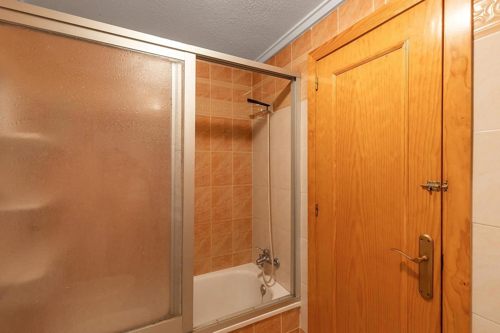 2 Zimmer Villa zu verkaufen in Torrevieja mit Pool Garage - 130.000 € (Ref: 9401843)