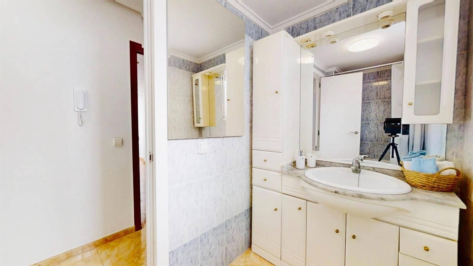 2 slaapkamer Penthouse te koop in Torrevieja met zwembad - € 138.900 (Ref: 9401852)