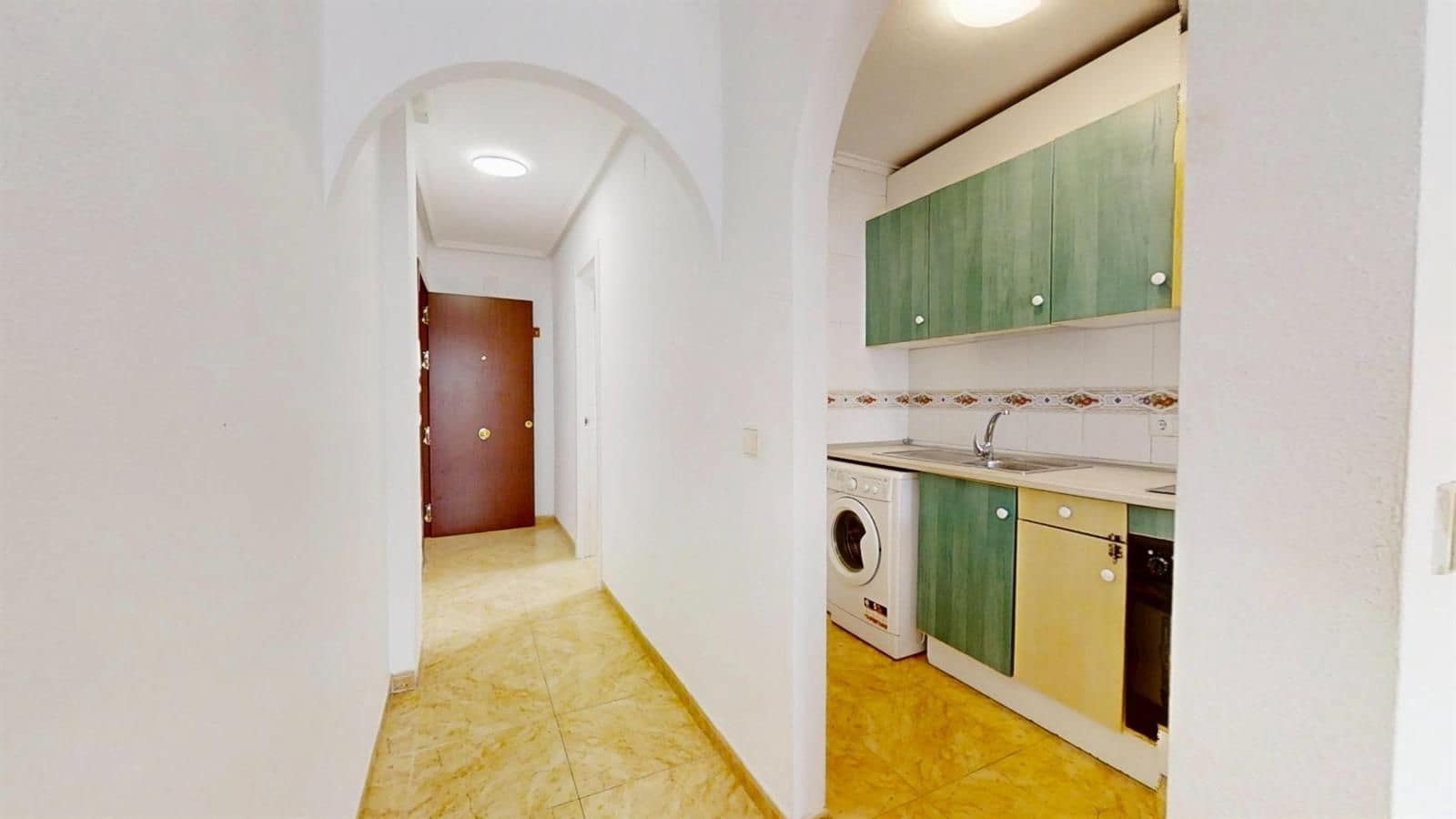 2 slaapkamer Penthouse te koop in Torrevieja met zwembad - € 138.900 (Ref: 9401852)