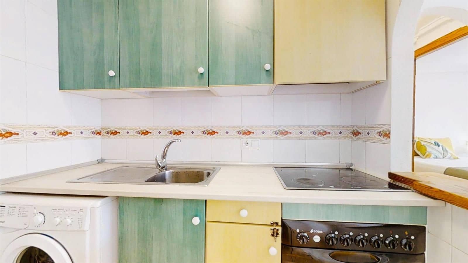 2 slaapkamer Penthouse te koop in Torrevieja met zwembad - € 138.900 (Ref: 9401852)