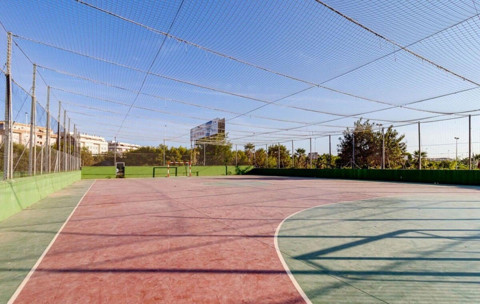 3 soveværelse Villa til salg i Torrevieja med swimmingpool - € 159.900 (Ref: 9401859)