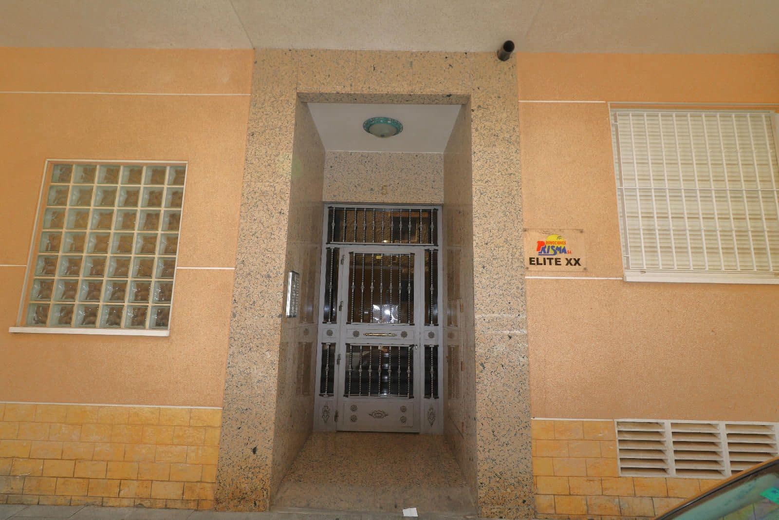 2 makuuhuone Asunto myytävänä paikassa Torrevieja - 124 000 € (Ref: 9401863)