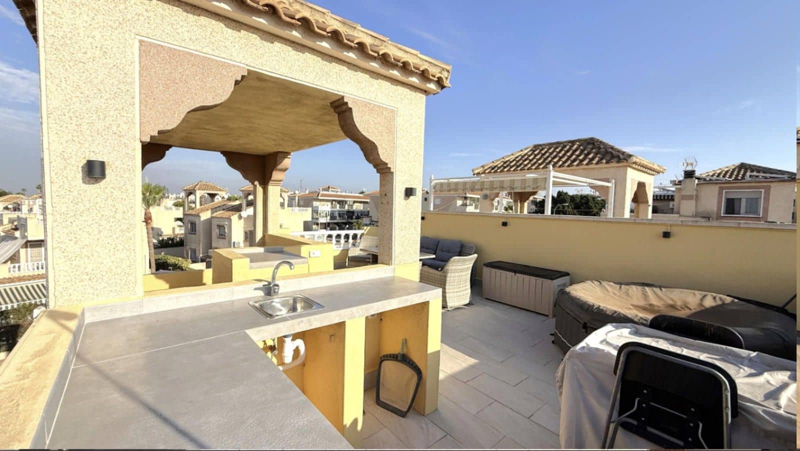 2 sovrum Villa till salu i Torrevieja med garage - 189 000 € (Ref: 9401868)