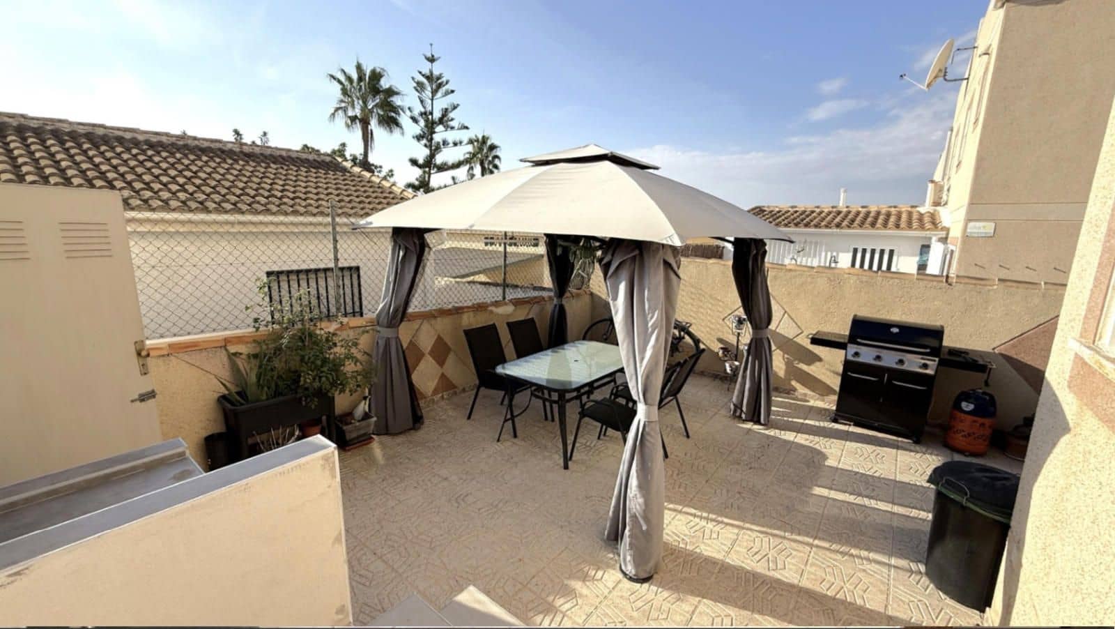 2 sovrum Villa till salu i Torrevieja med garage - 189 000 € (Ref: 9401868)