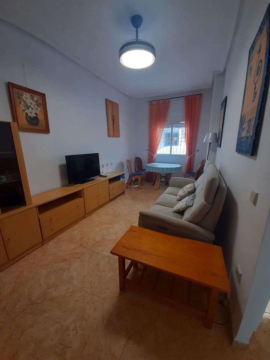 2 makuuhuone Asunto myytävänä paikassa Torrevieja mukana uima-altaan - 119 000 € (Ref: 9401872)