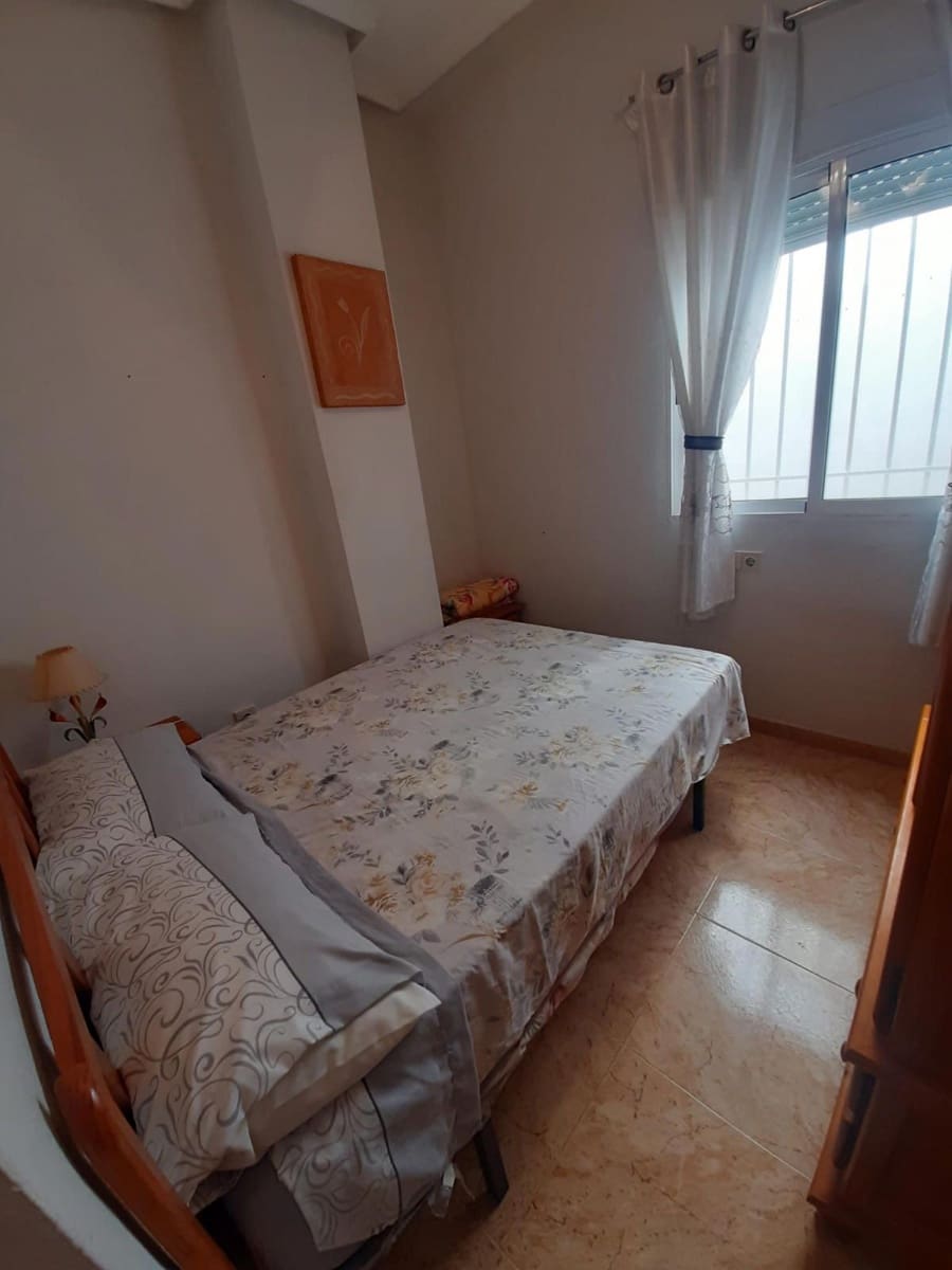 2 makuuhuone Asunto myytävänä paikassa Torrevieja mukana uima-altaan - 119 000 € (Ref: 9401872)