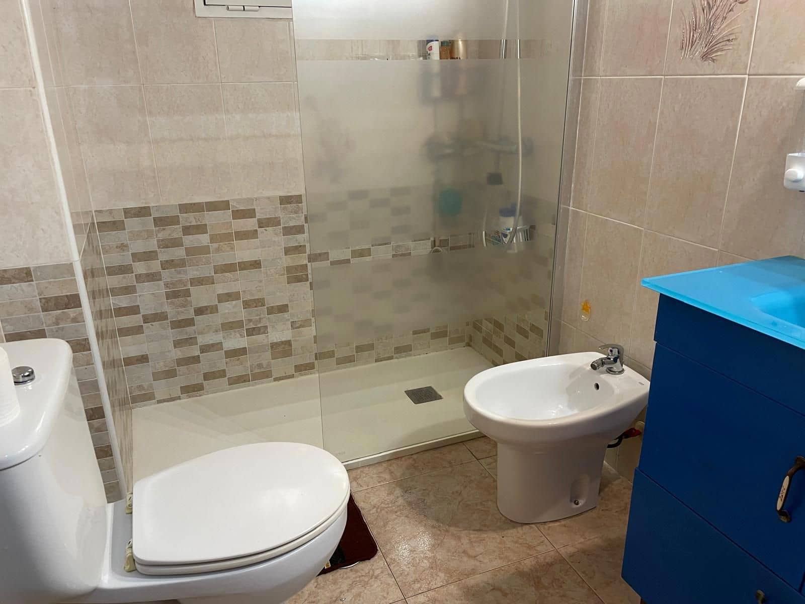 Piso de 2 habitaciones en Torrevieja en venta con piscina garaje - 140.000 € (Ref: 9401880)