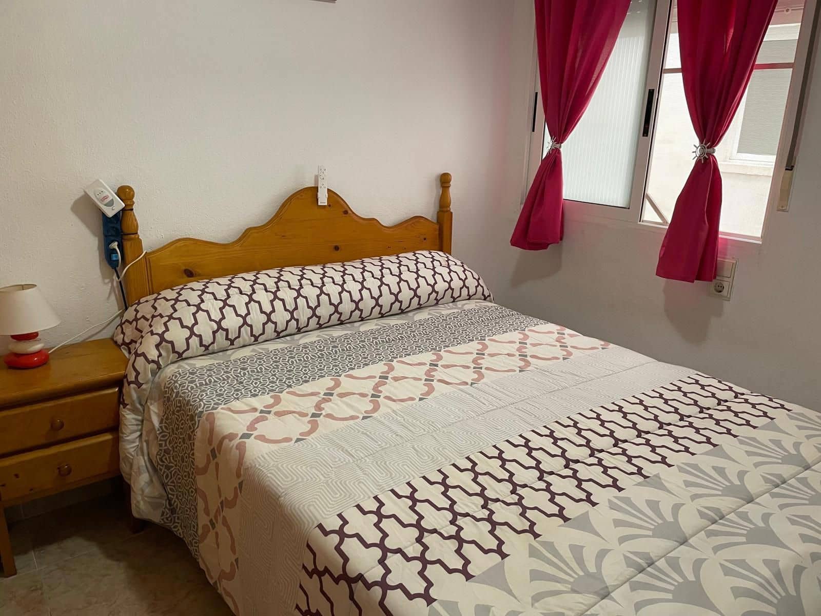 Piso de 2 habitaciones en Torrevieja en venta con piscina garaje - 140.000 € (Ref: 9401880)