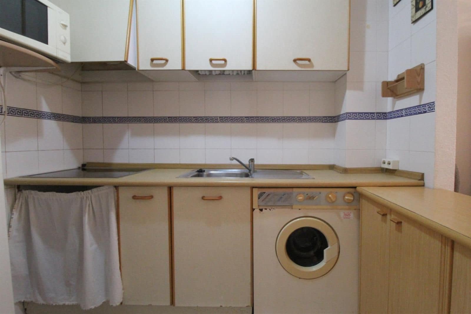 2 slaapkamer Flat te koop in Torrevieja met garage - € 130.000 (Ref: 9401886)