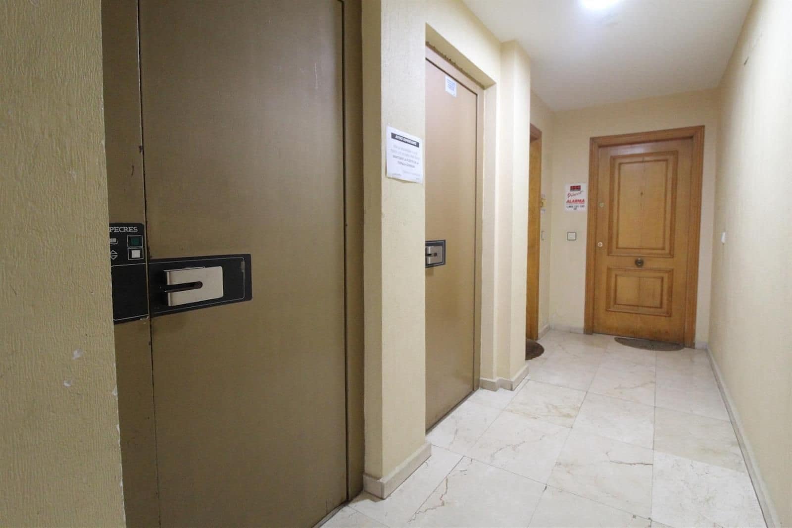 2 slaapkamer Flat te koop in Torrevieja met garage - € 130.000 (Ref: 9401886)