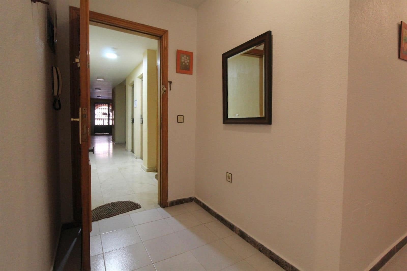 2 slaapkamer Flat te koop in Torrevieja met garage - € 130.000 (Ref: 9401886)