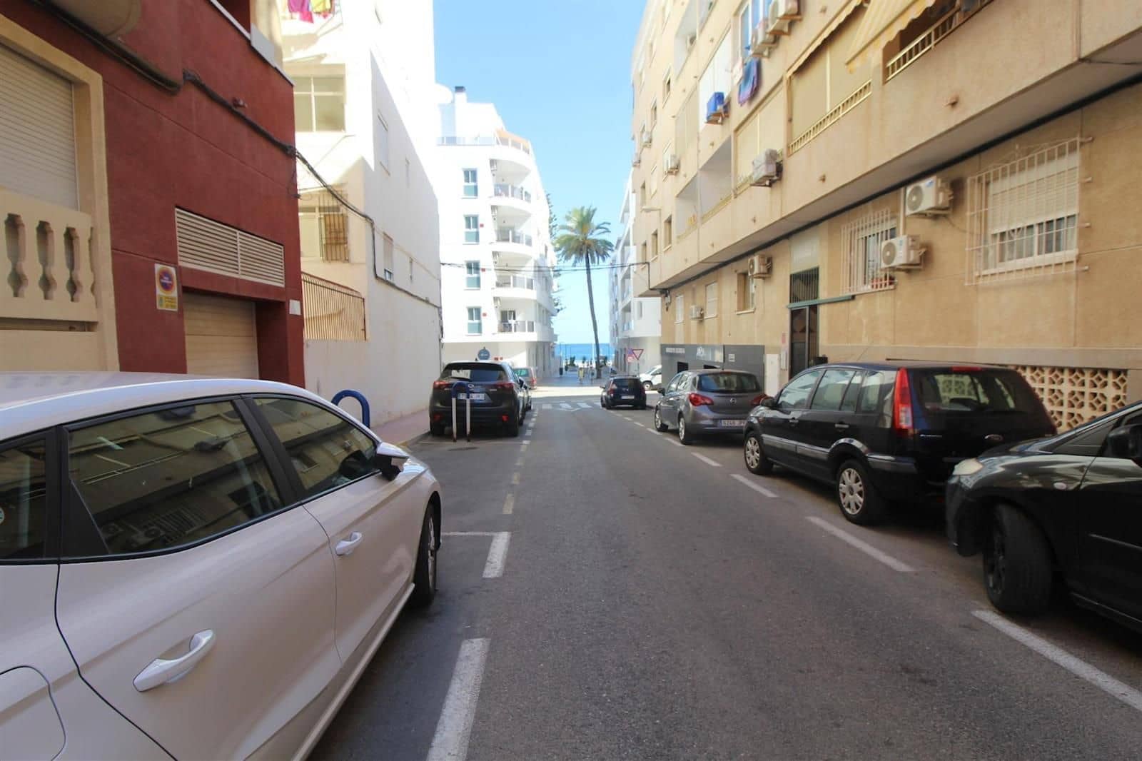 2 slaapkamer Flat te koop in Torrevieja met garage - € 130.000 (Ref: 9401886)