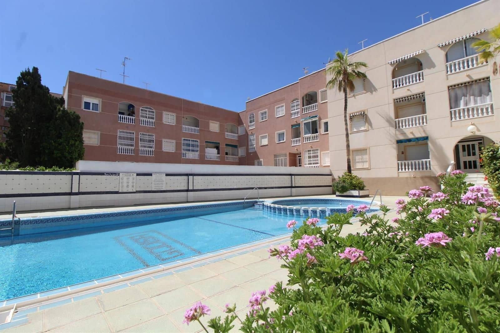 1 makuuhuone Asunto myytävänä paikassa Torrevieja mukana uima-altaan - 110 000 € (Ref: 9401888)