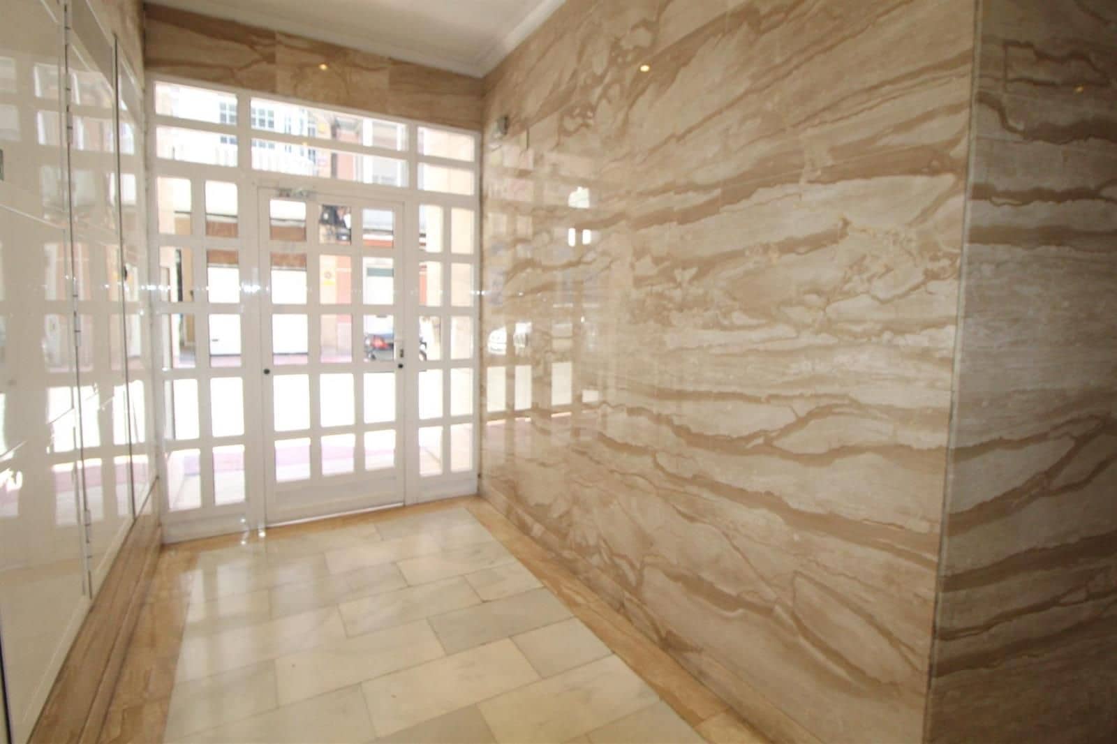 1 quarto Apartamento para venda em Torrevieja - 115 000 € (Ref: 9401890)