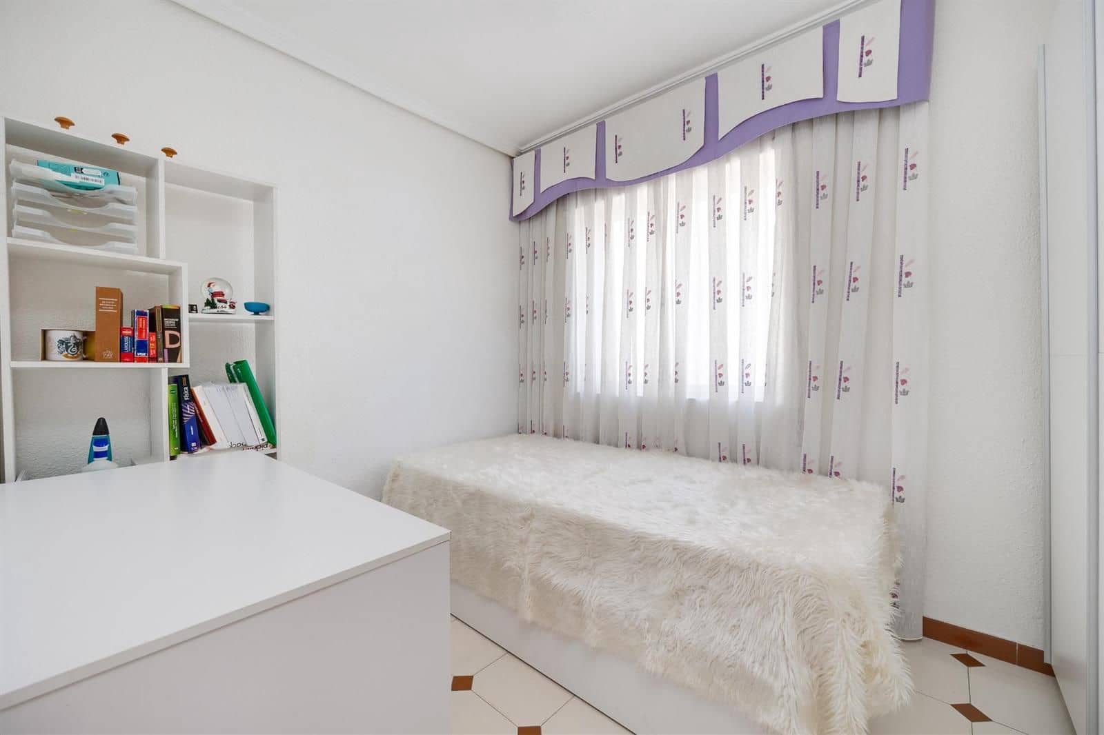 4 chambre Appartement à vendre à Torrevieja - 166 500 € (Ref: 9401891)
