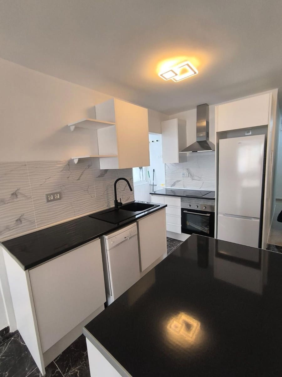 3 quarto Apartamento para venda em Torrevieja - 180 000 € (Ref: 9401896)