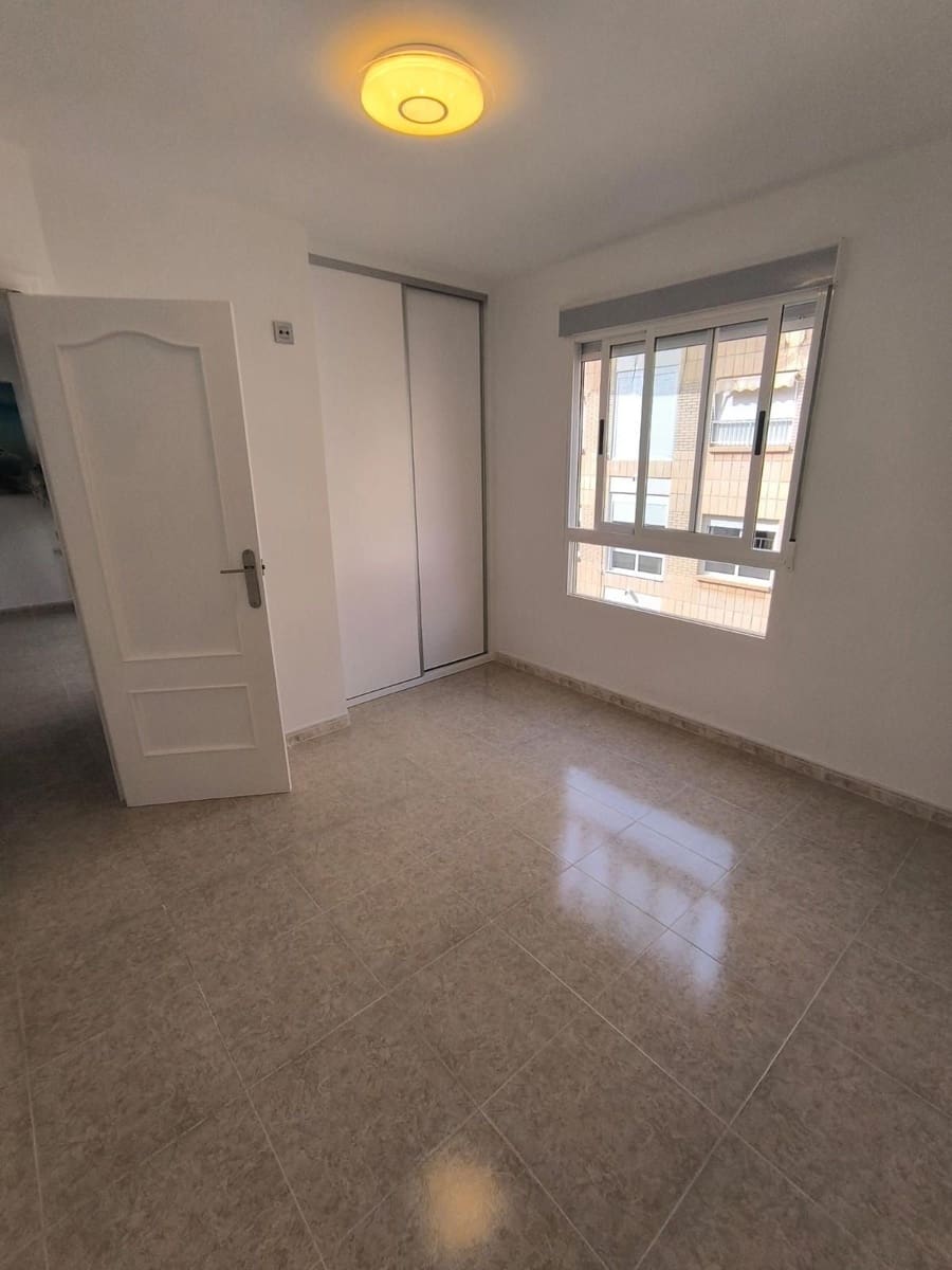 3 quarto Apartamento para venda em Torrevieja - 180 000 € (Ref: 9401896)