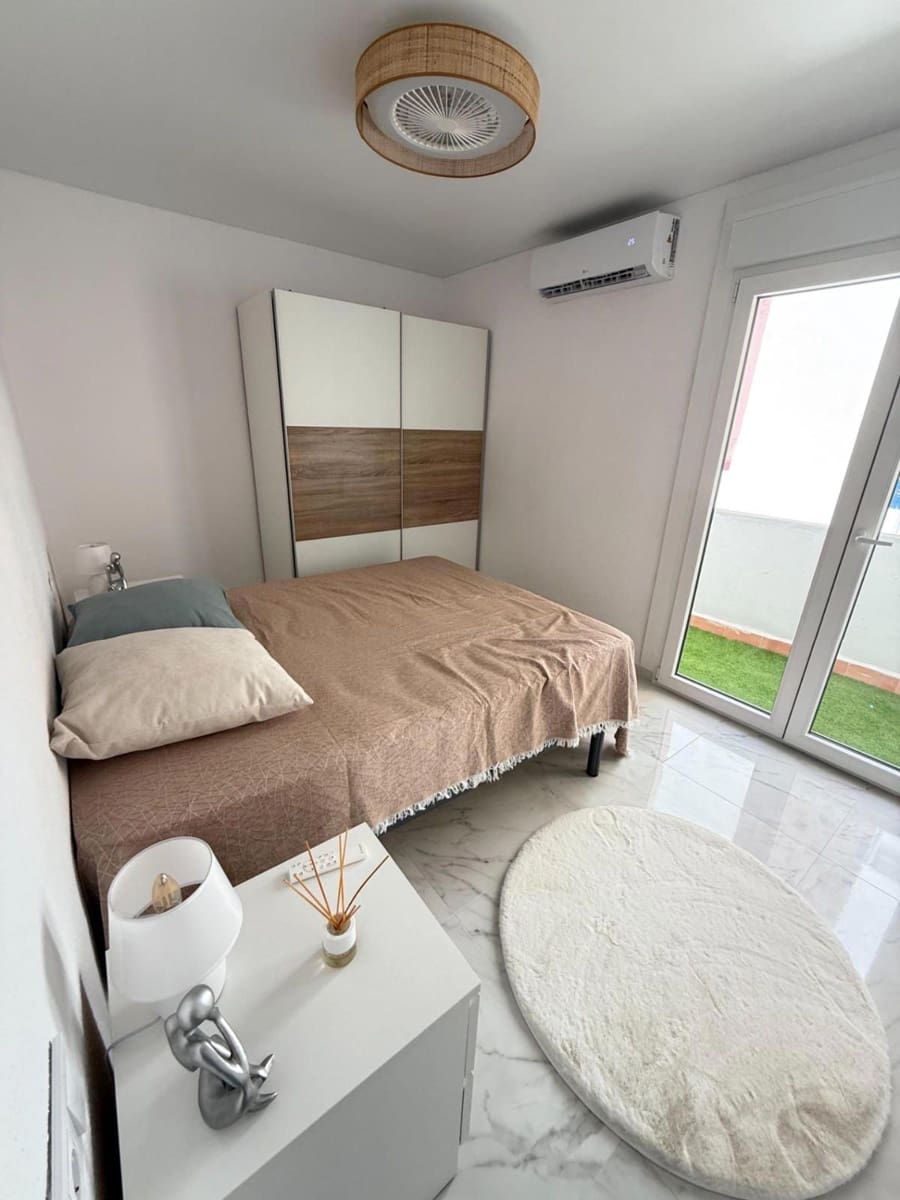 3 sypialnia Mieszkanie na sprzedaż w Torrevieja - 220 000 € (Ref: 9401897)