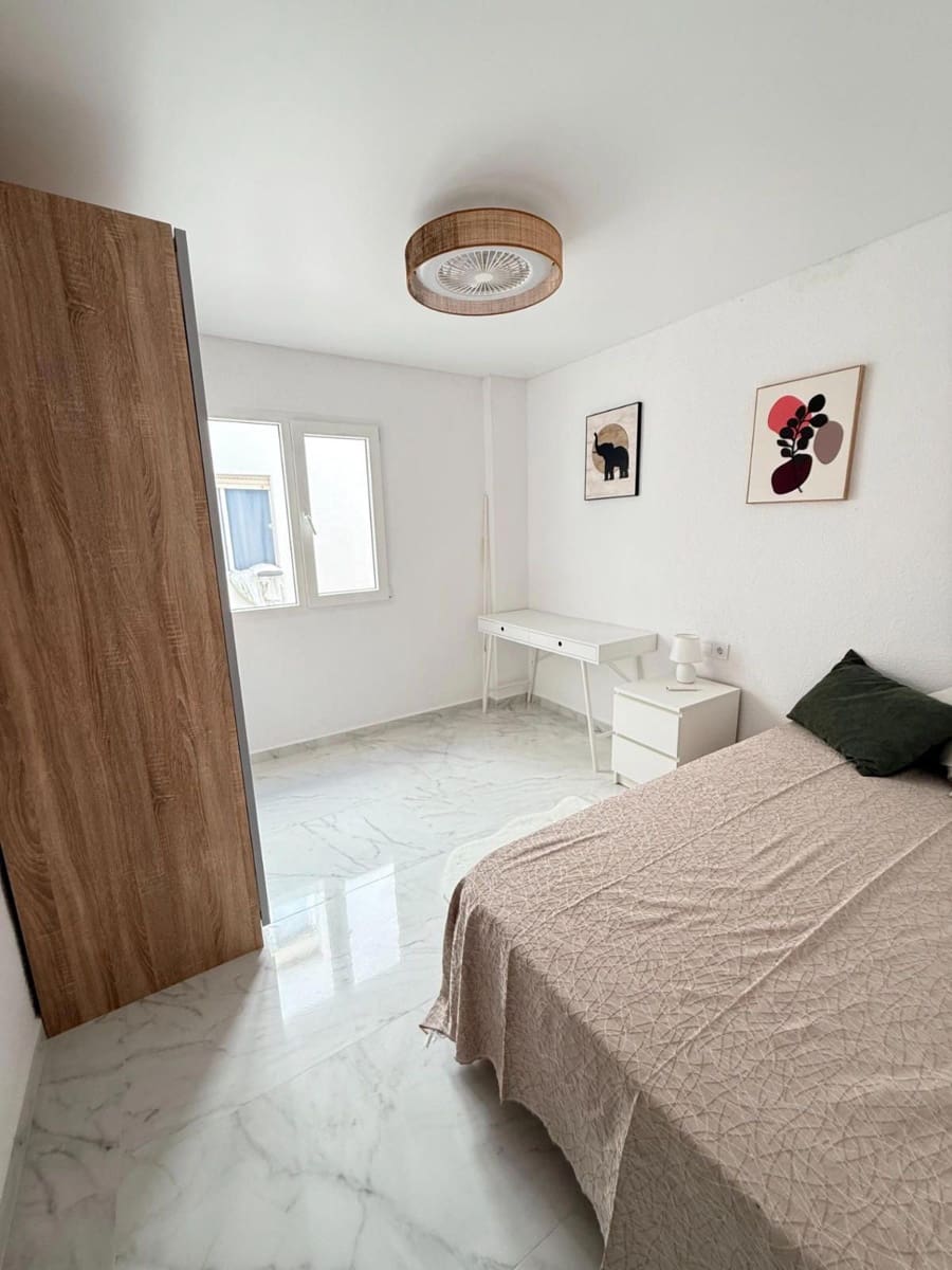 3 sypialnia Mieszkanie na sprzedaż w Torrevieja - 220 000 € (Ref: 9401897)