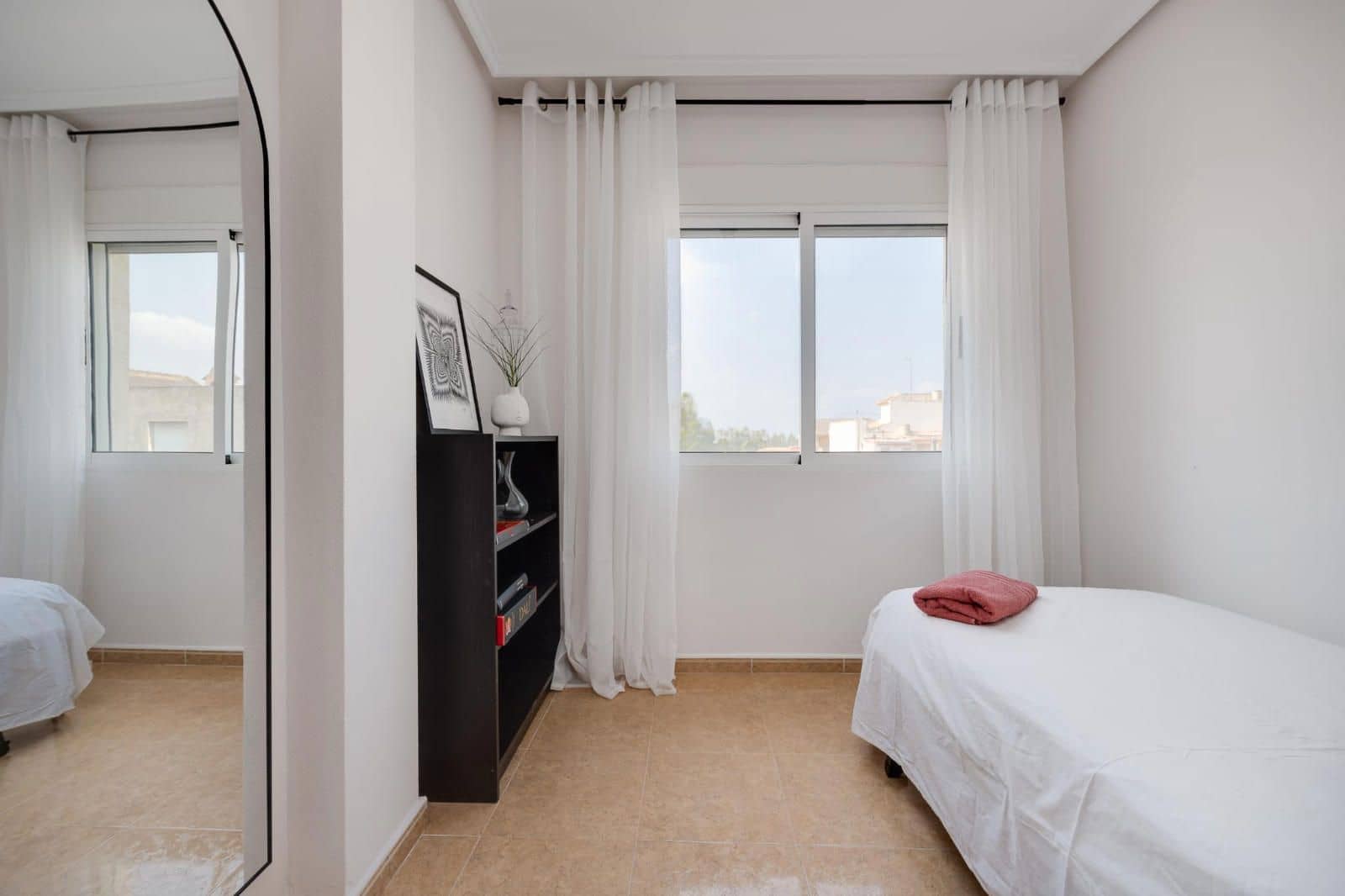 3 bedroom Flat for sale in Jacarilla with pool - € 129,000 (Ref: 9401901)